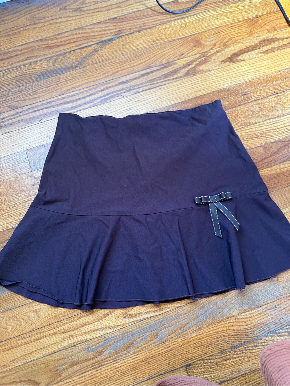 Y2K Women’s Brown Ruffle Hem Skirt with Accent Bow X-Large very stretchy
